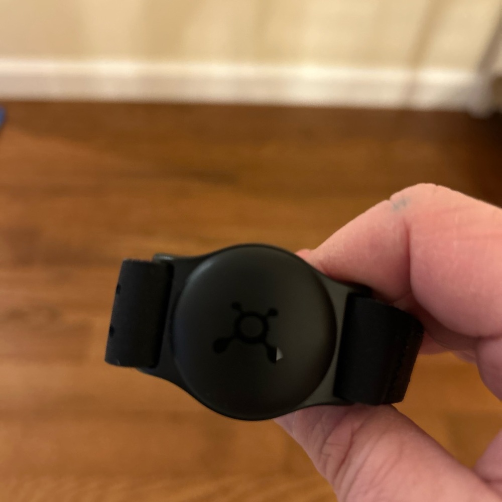 Black Fitness Tracker Clip with Sleek Design and Comfortable Band